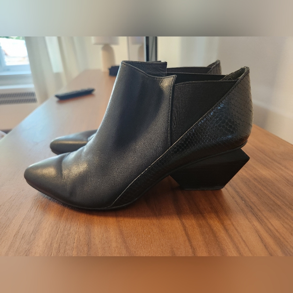 UN United Nude Block Heel Boot size 36